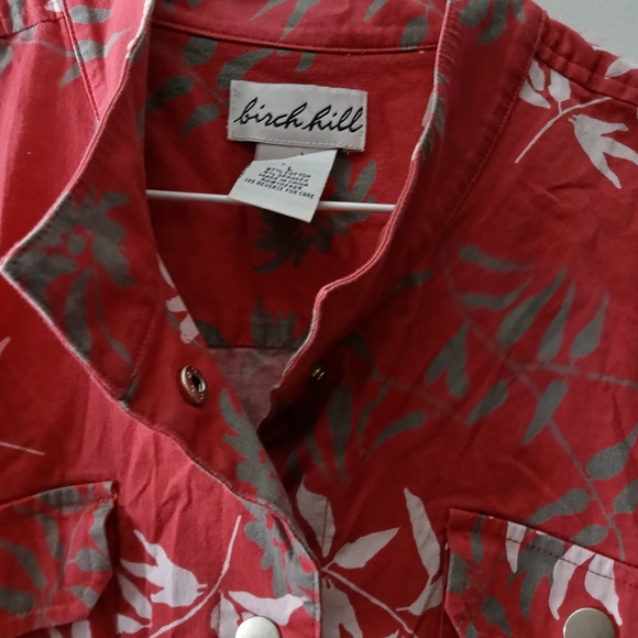 Chic Red Floral Utility Jacket - Picture 3 of 6